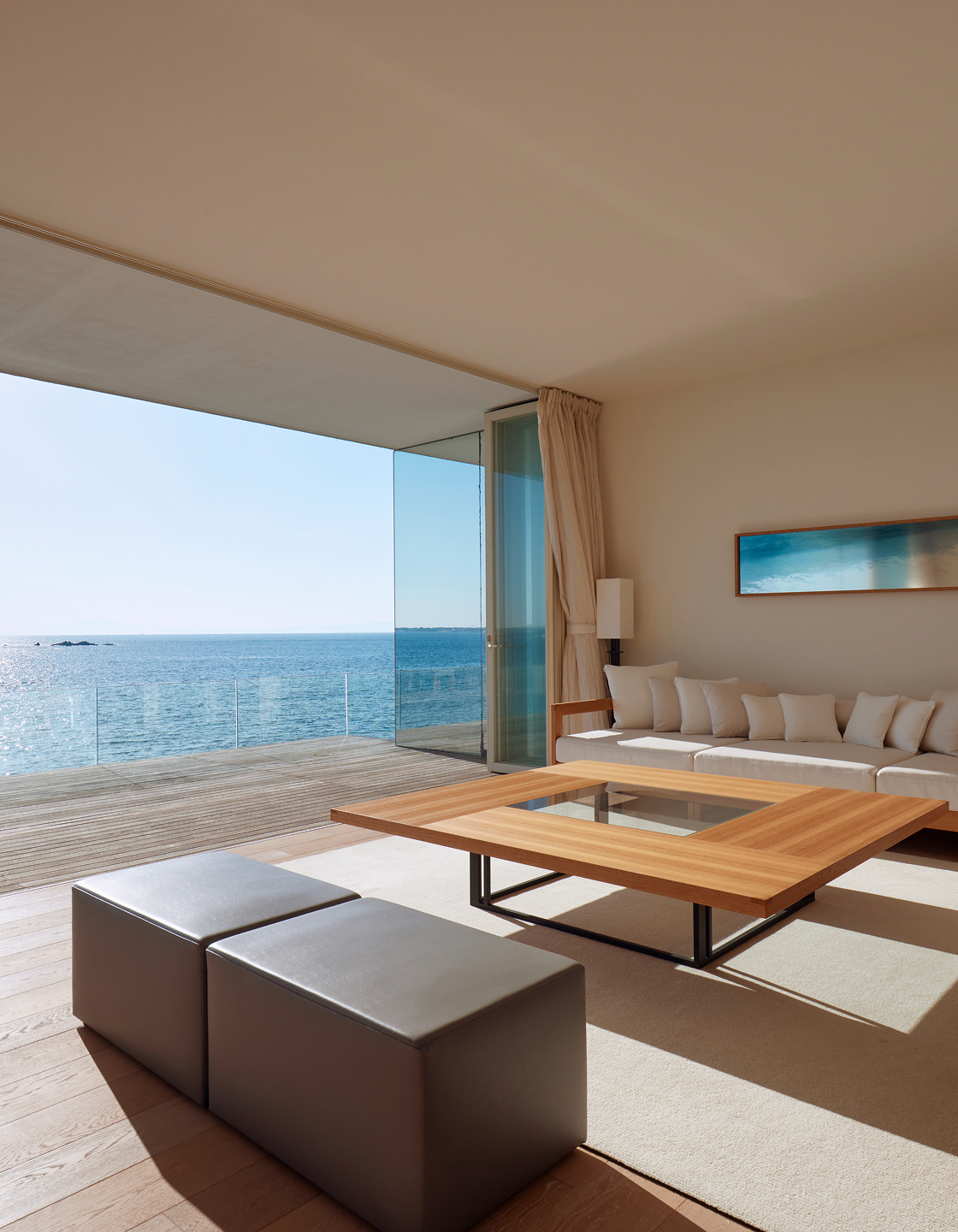RESORT HOTEL